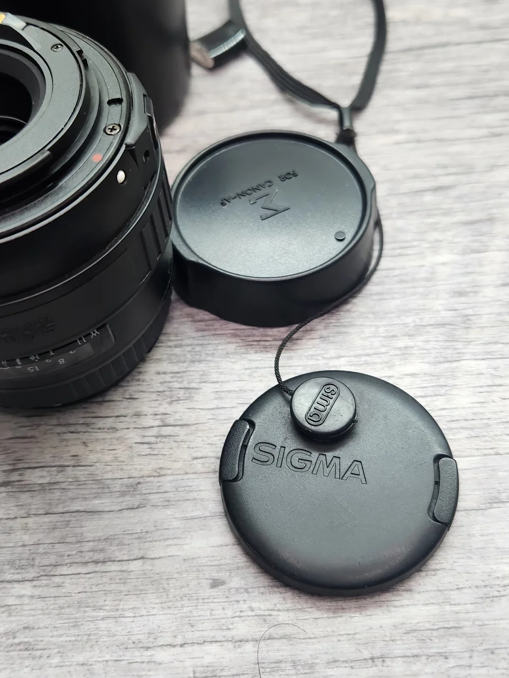 Sigma Beauty Camera Lens with Black Lens Caps - Black